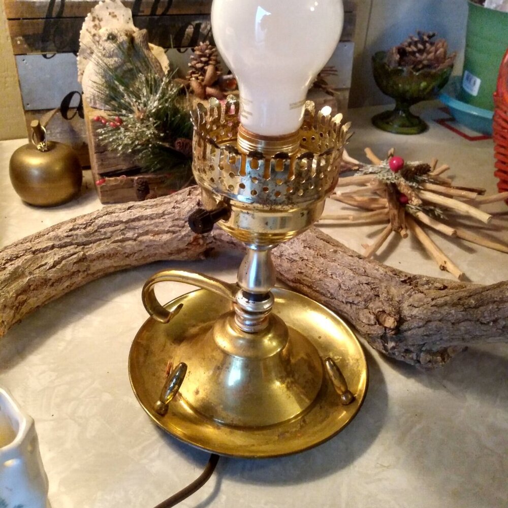 Vintage Electric Chamber Finger Boudior Table Desk Lamp